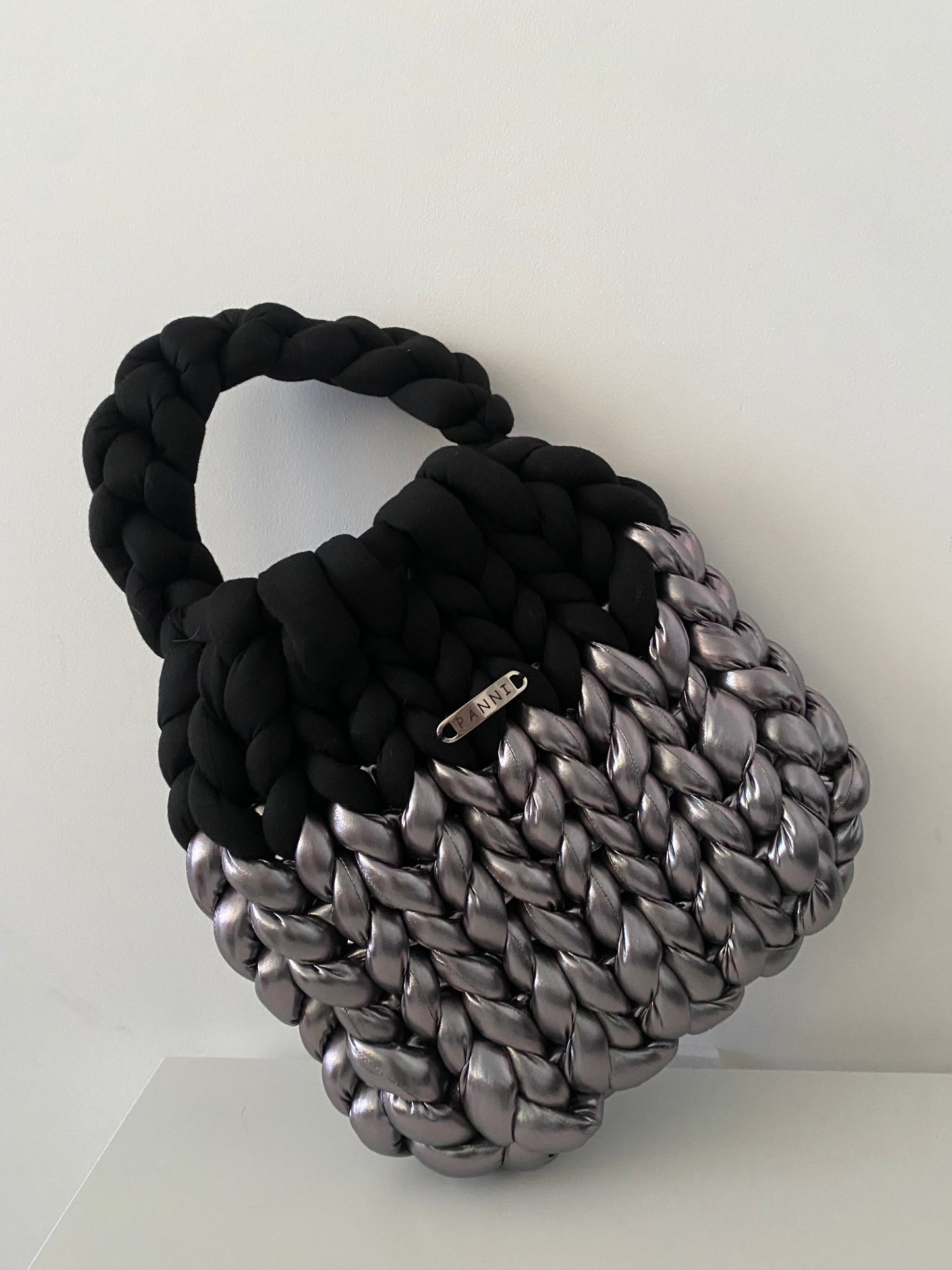 PANNI-black and silver